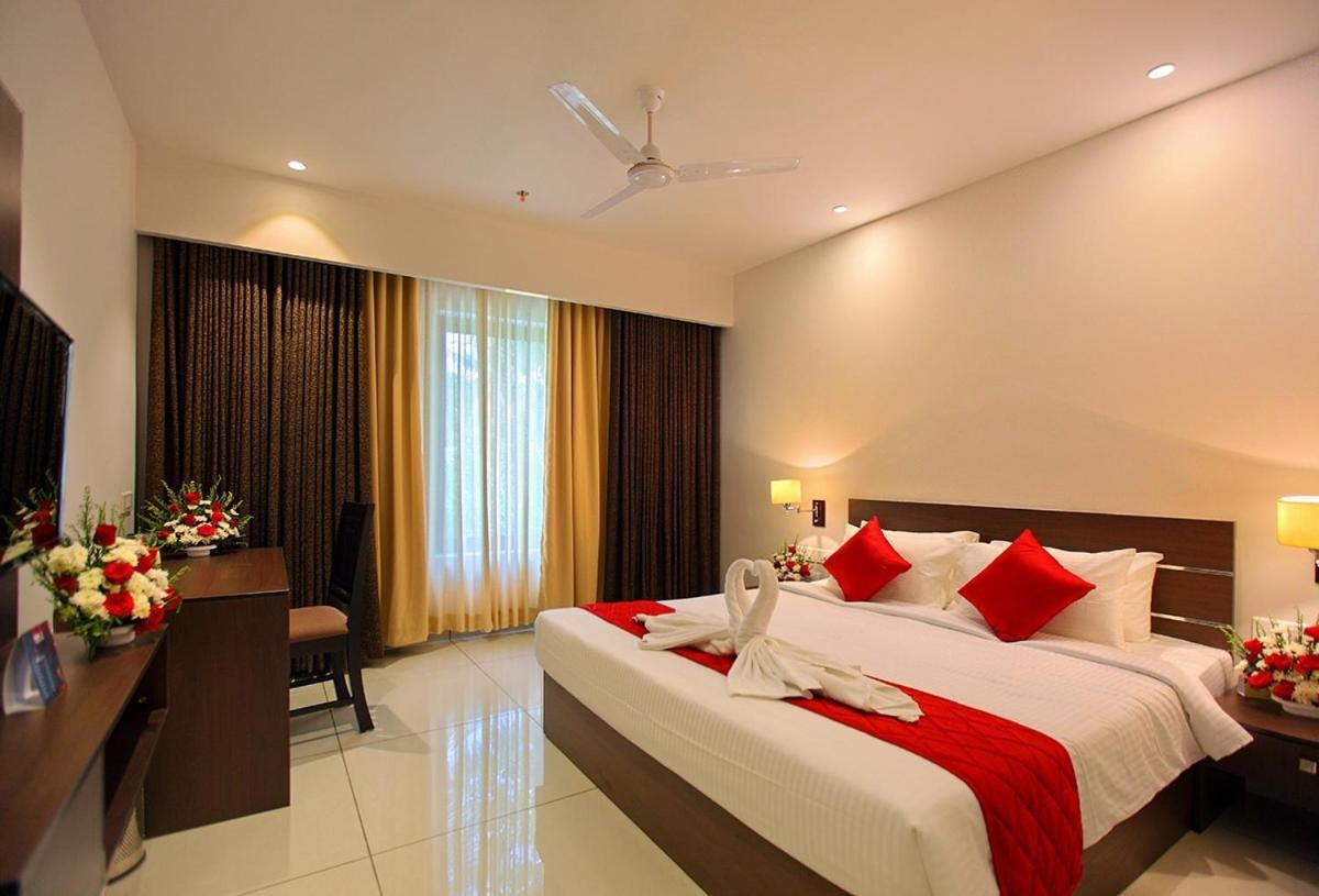 Hotel San Kollam Buitenkant foto